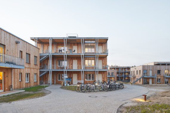 Wohngebäude in ökologischer, verbundstoffarmer und wirtschaftlicher Holzbauweise © Praeger Richter Architekten